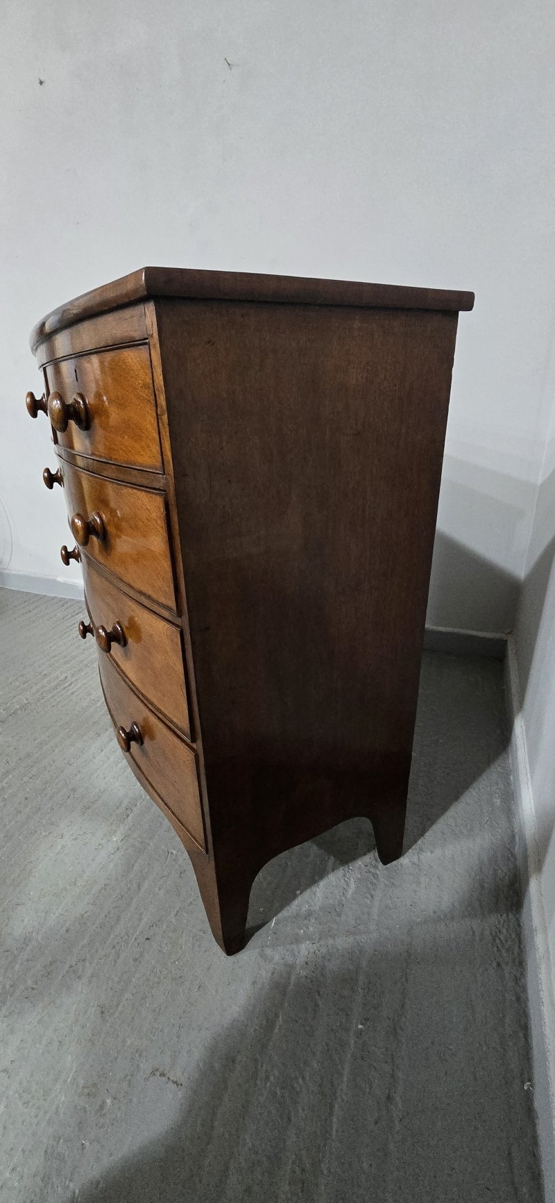 Good Quality Mahogany Bow Front Chest Drawers - Image 5