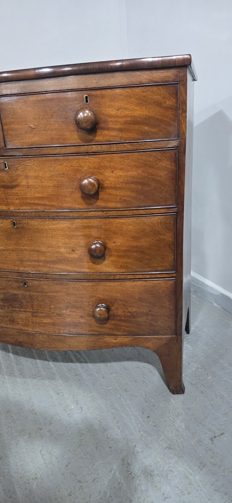 Good Quality Mahogany Bow Front Chest Drawers - Image 11