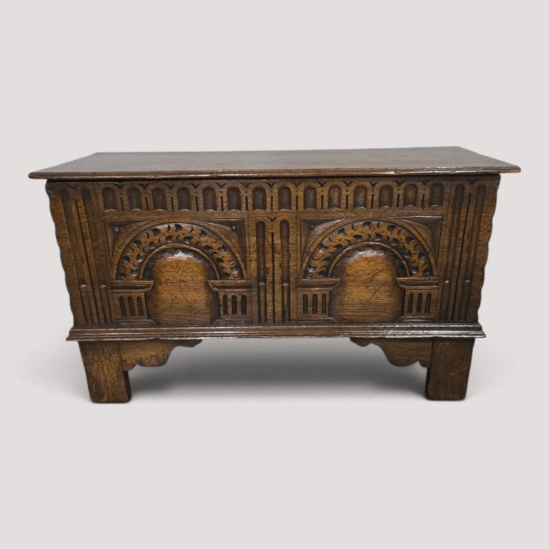 Excellent Quality Minature Oak Coffer