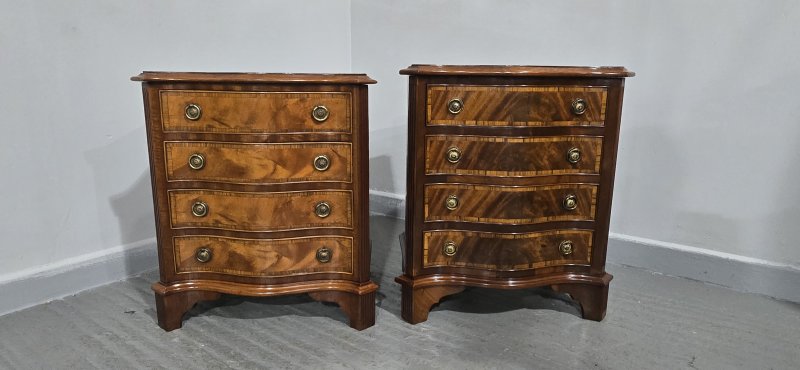 Pair Serpentine Mahogany Bedside Lamp Chests of Drawers - Image 3
