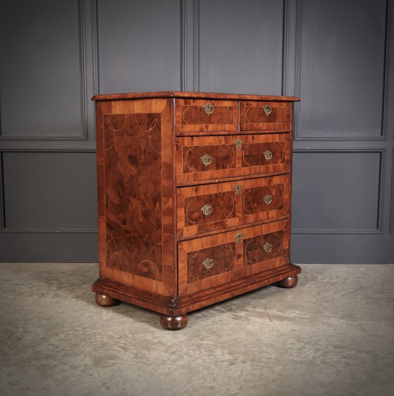 17th Century Oyster Veneered Chest Of Drawers