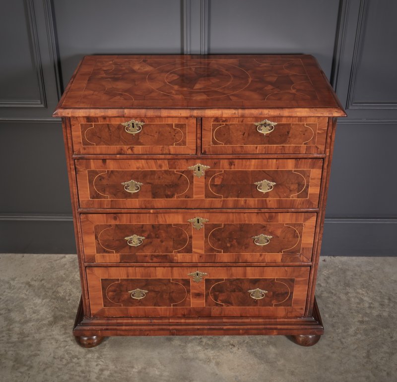 17th Century Oyster Veneered Chest Of Drawers - Image 2