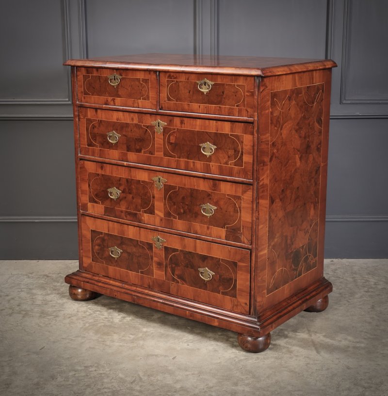 17th Century Oyster Veneered Chest Of Drawers - Image 7