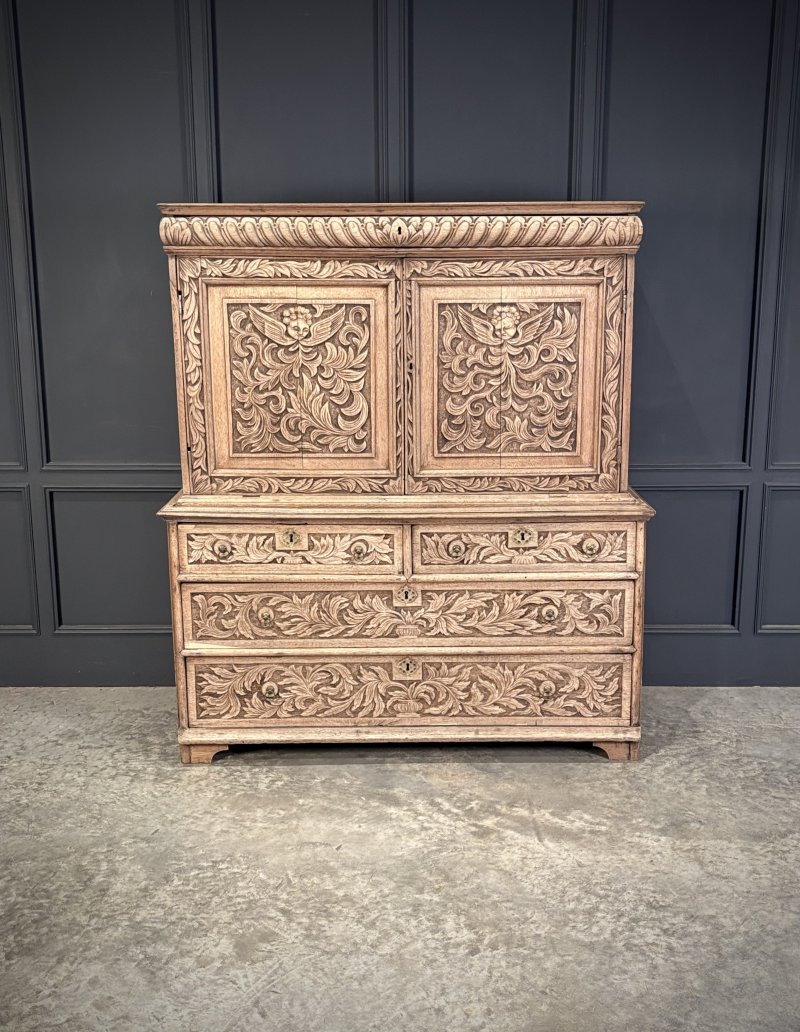 18th Century Carved Oak Cupboard on Chest - Image 2