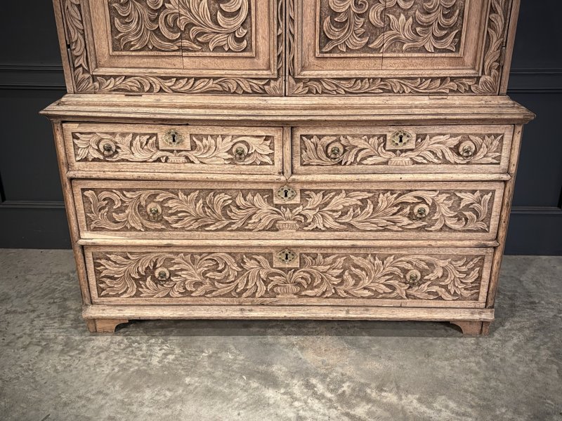 18th Century Carved Oak Cupboard on Chest - Image 9