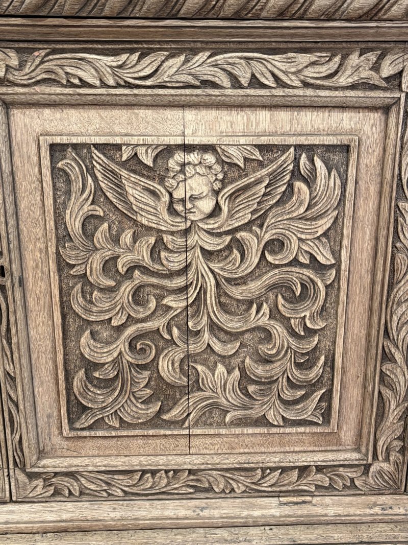 18th Century Carved Oak Cupboard on Chest - Image 10