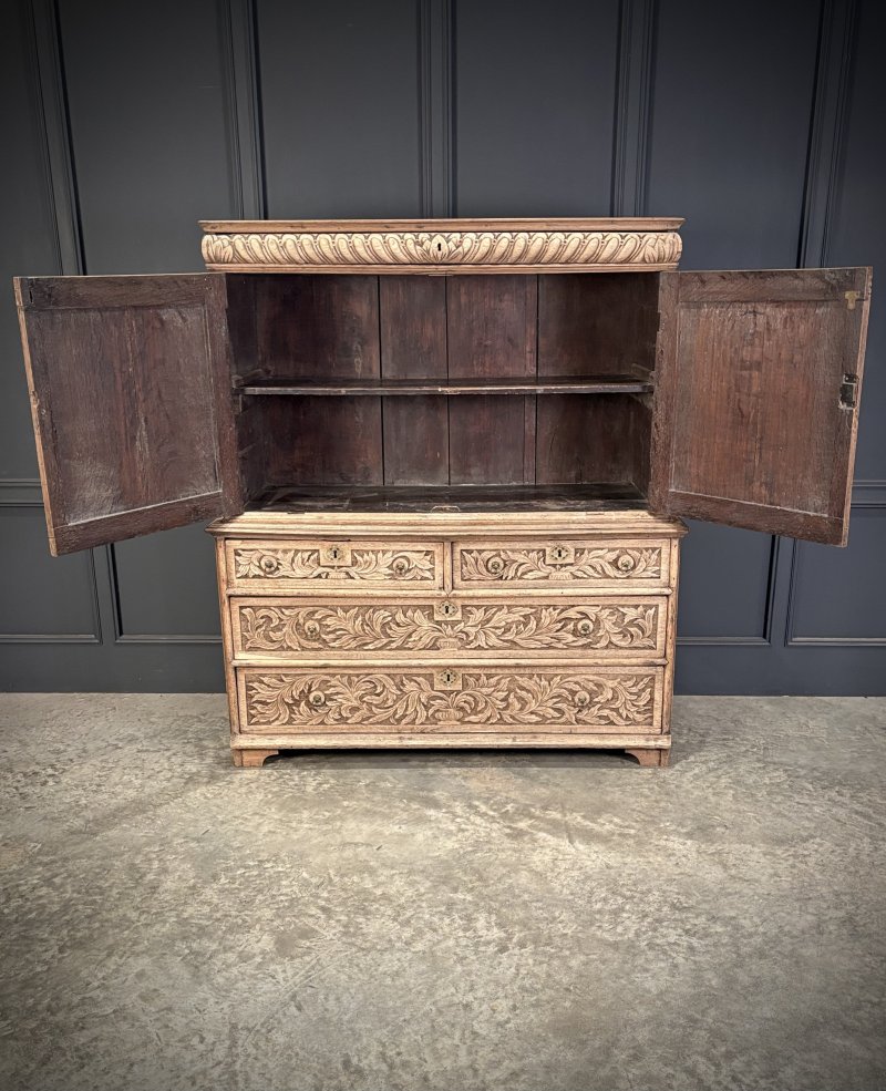 18th Century Carved Oak Cupboard on Chest - Image 8