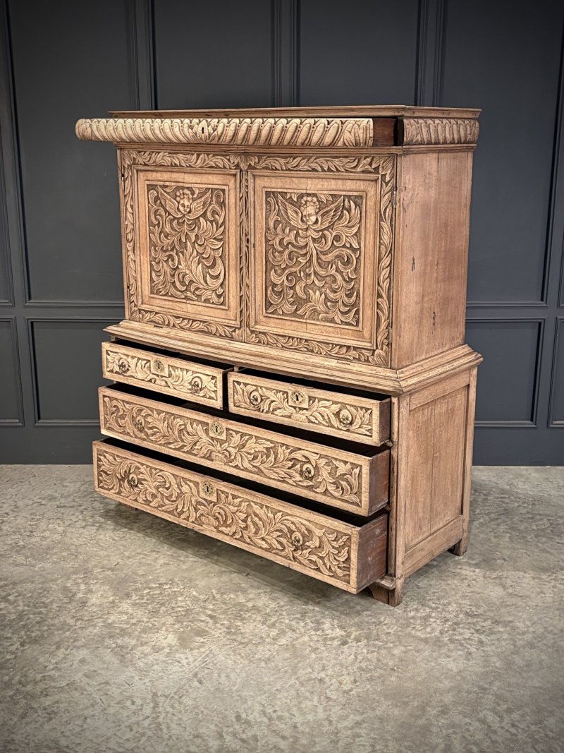 18th Century Carved Oak Cupboard on Chest - Image 5