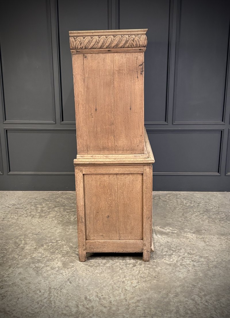18th Century Carved Oak Cupboard on Chest - Image 7