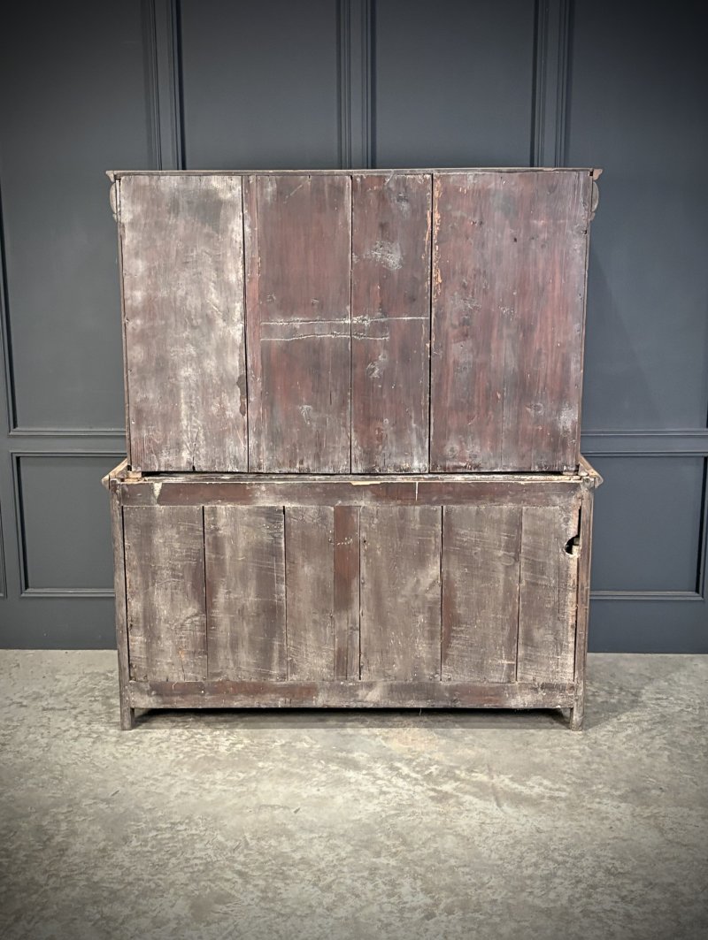 18th Century Carved Oak Cupboard on Chest - Image 3