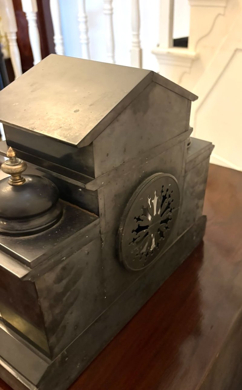 Antique French Black Marble & Gilt Brass Architectural Mantel Clock - Image 4