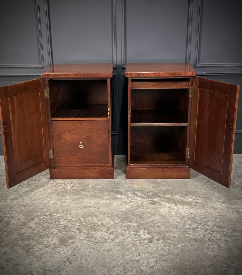 Pair of Large Flame Mahogany Bedside Cabinets - Image 3