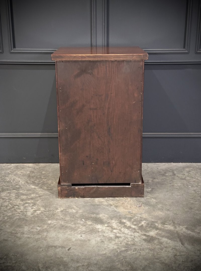 Pair of Large Flame Mahogany Bedside Cabinets - Image 10
