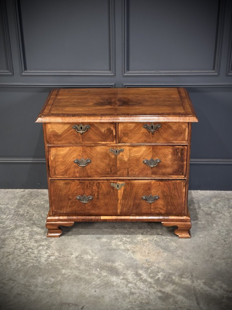 18th Century Queen Anne Walnut Chest of Drawers - Image 2