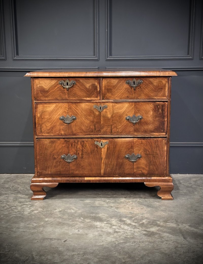 18th Century Queen Anne Walnut Chest of Drawers - Image 5