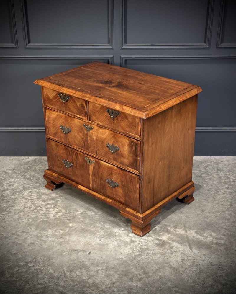 18th Century Queen Anne Walnut Chest of Drawers - Image 7