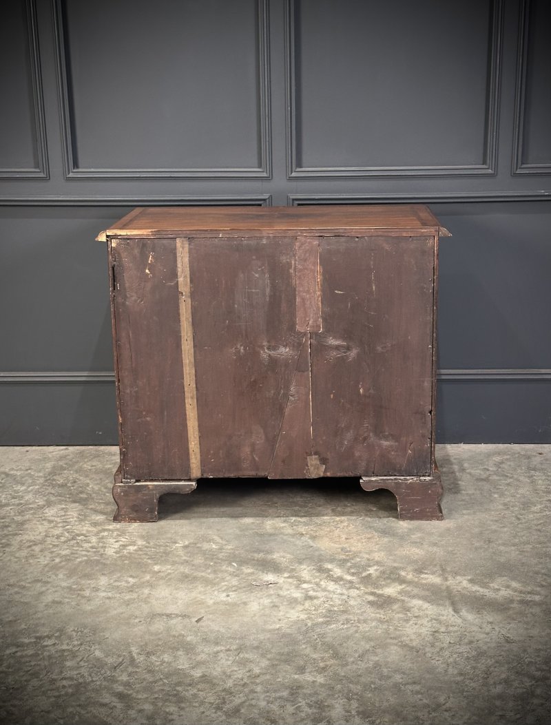 18th Century Queen Anne Walnut Chest of Drawers - Image 8