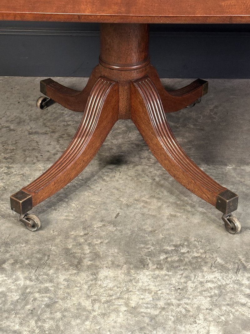 Mahogany Twin Pillar Extending Dining Table - Image 8