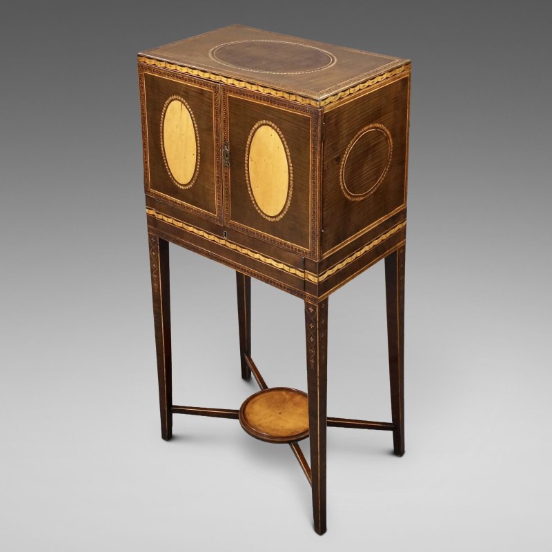 A Fine Sheraton Period Harewood & Inlaid Cabinet