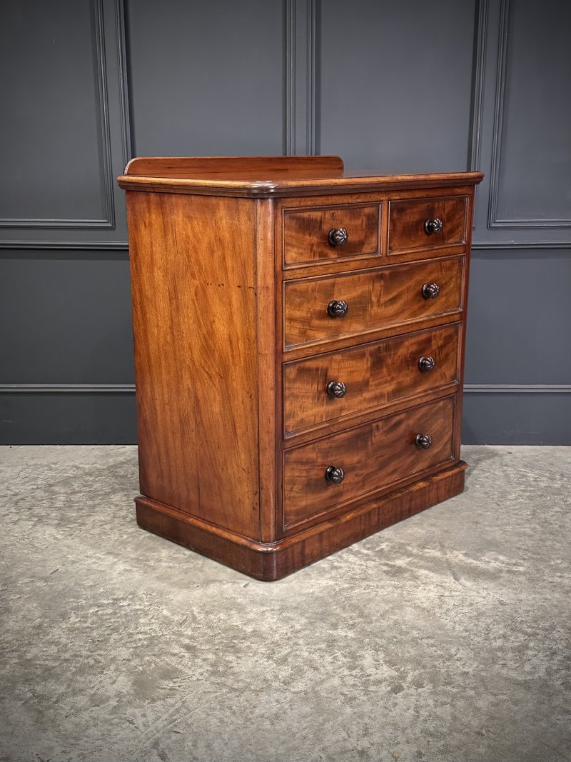 Victorian Mahogany Chest of Drawers