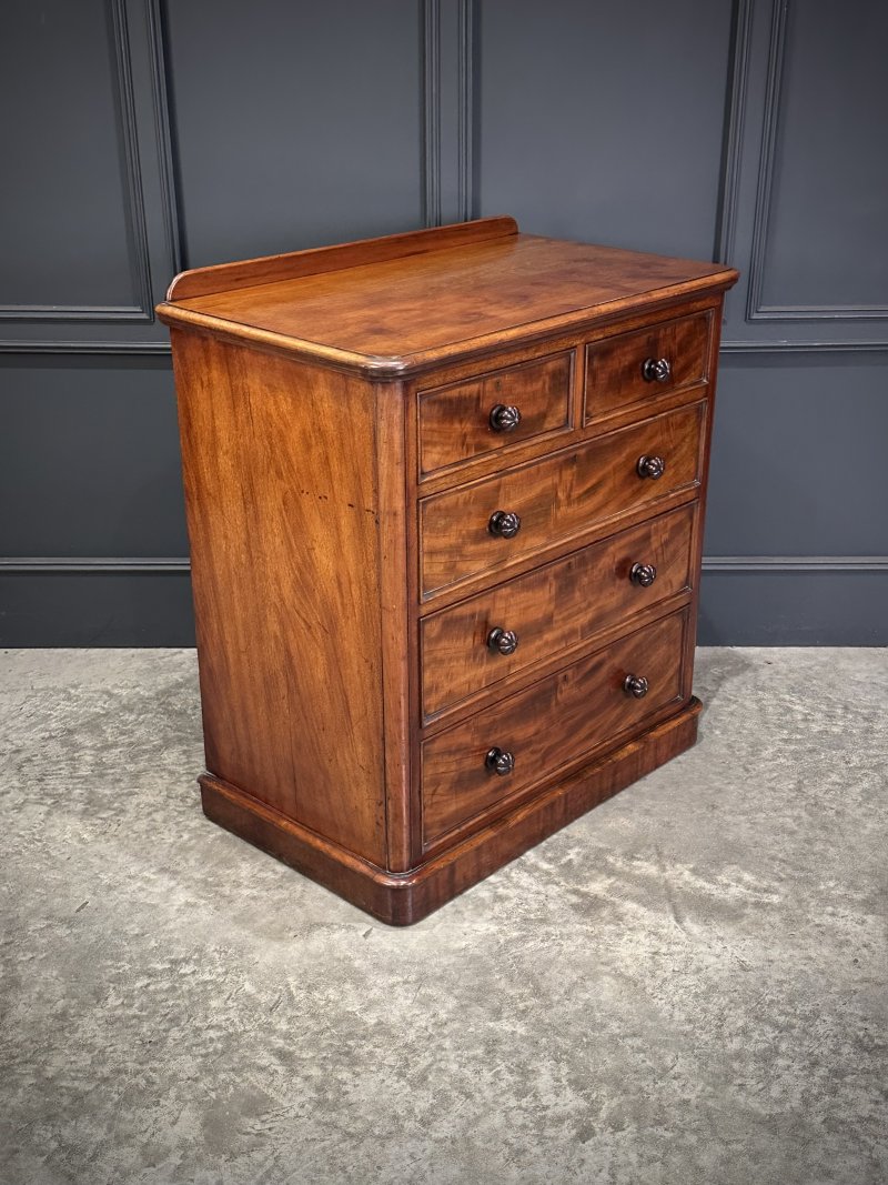 Victorian Mahogany Chest of Drawers - Image 4
