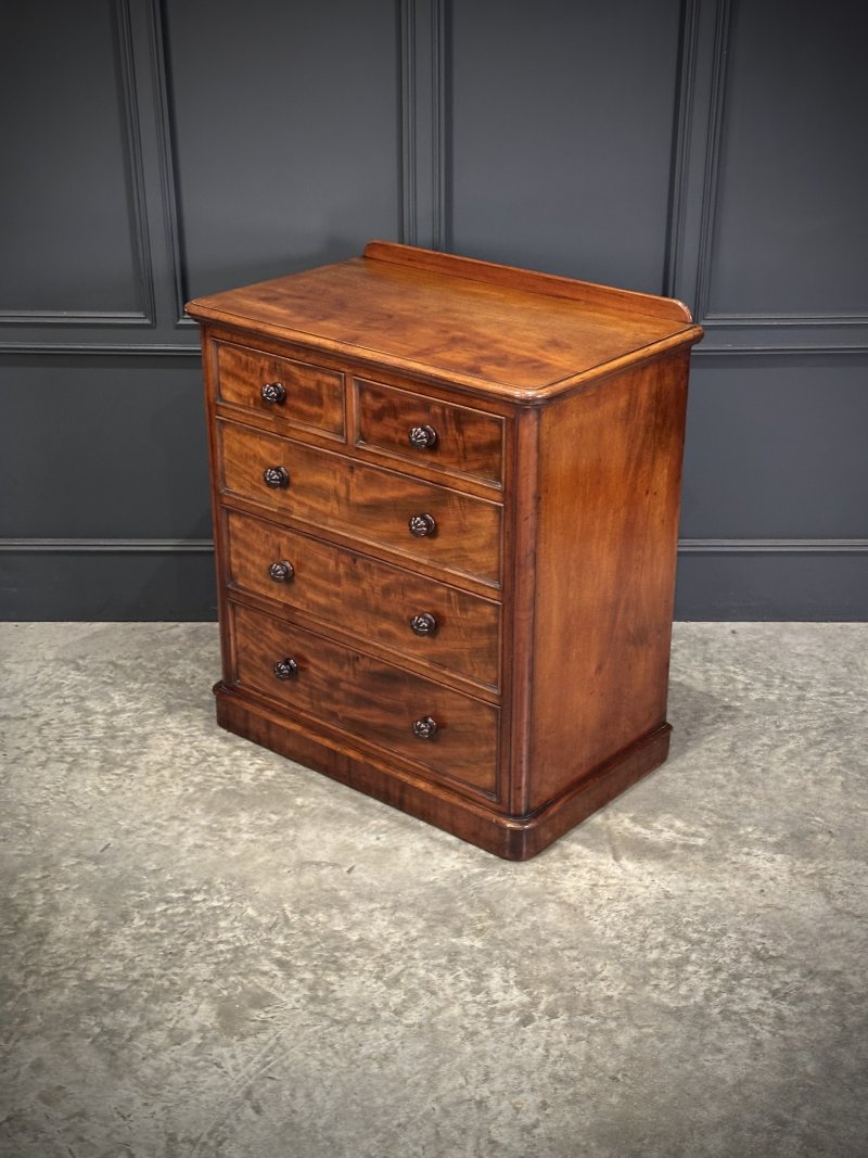 Victorian Mahogany Chest of Drawers - Image 9