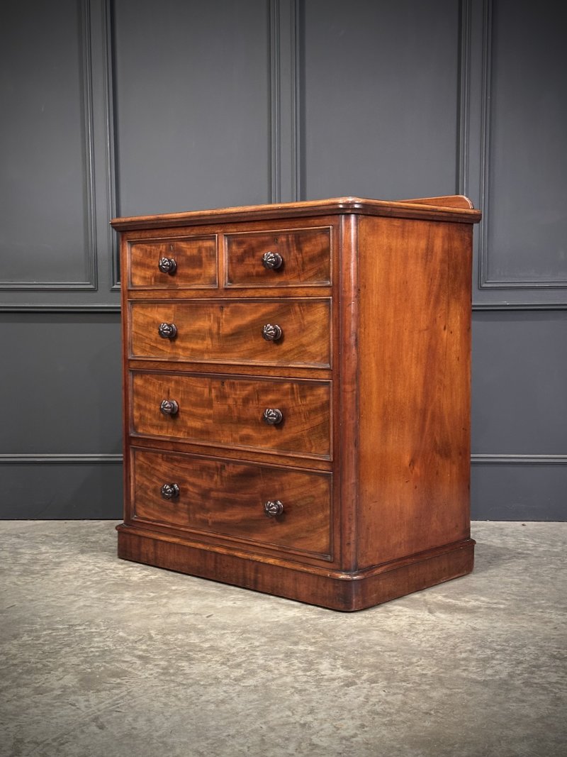 Victorian Mahogany Chest of Drawers - Image 10