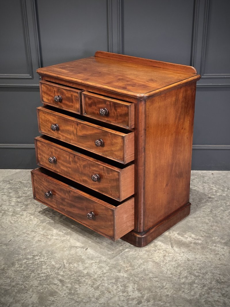 Victorian Mahogany Chest of Drawers - Image 11