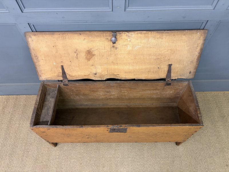 18th Century Elm Coffer - Image 5