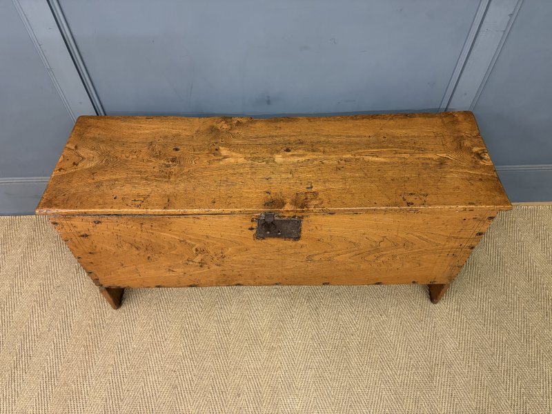 18th Century Elm Coffer - Image 7