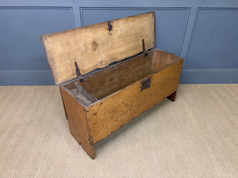 18th Century Elm Coffer - Image 12