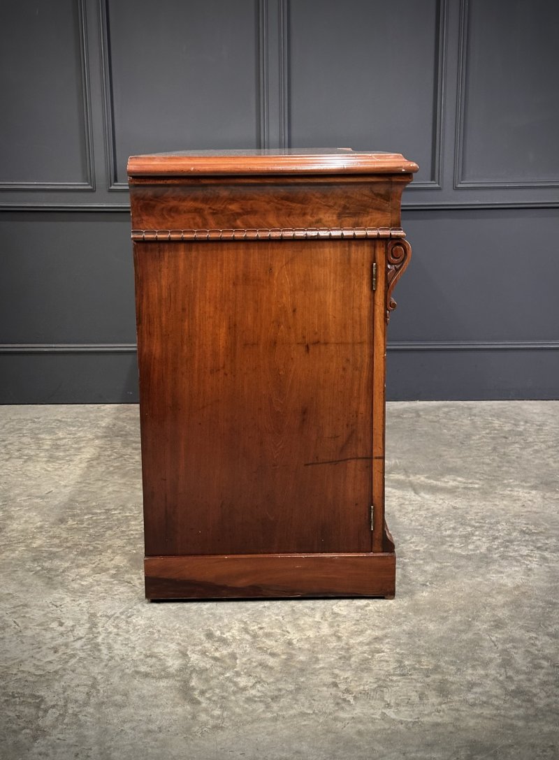 Victorian Flame Mahogany 4 Door Sideboard - Image 13