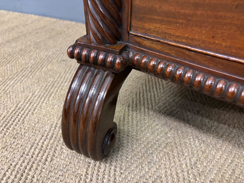 Regency Period Mahogany Bow Fronted Chest of Drawers - Image 10