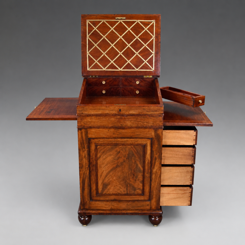 A fine Gillows flame mahogany Davenport - Image 4