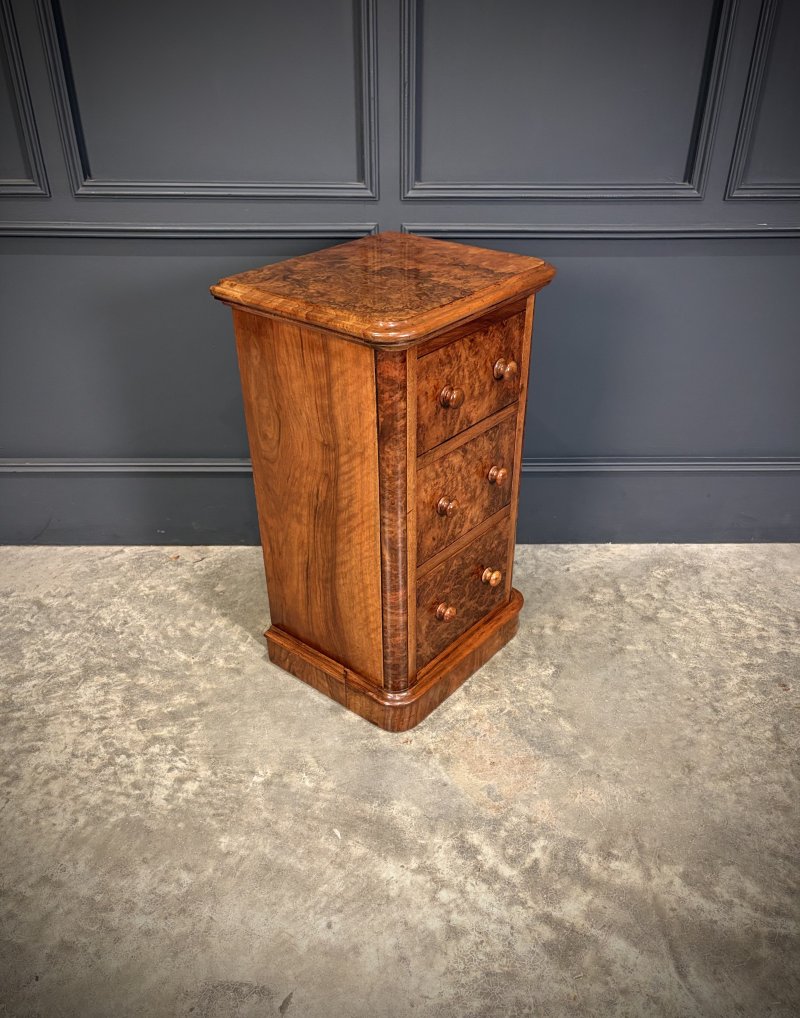 Pair of Victorian Burr Walnut Bedside Chests - Image 4