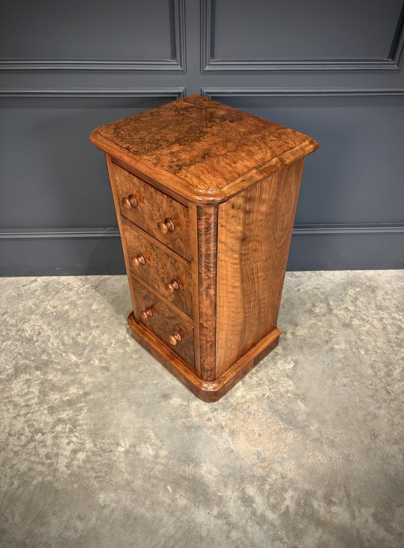 Pair of Victorian Burr Walnut Bedside Chests - Image 7
