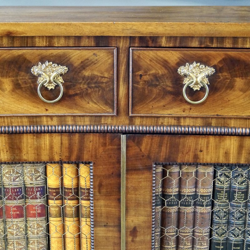An unusual William IV mahogany concave side cabinet - Image 3