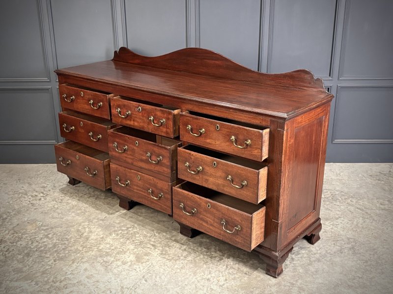 Large 18th Century Mahogany Bank of Drawers - Image 4