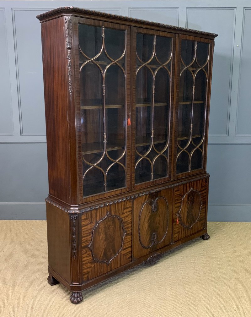 Chippendale Style Mahogany Bookcase by Hille - Image 3
