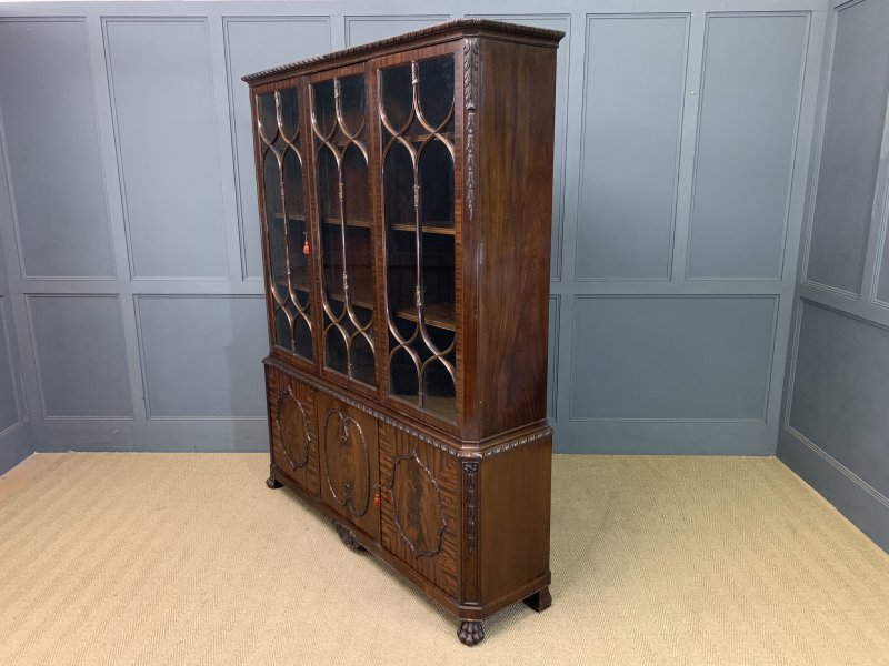 Chippendale Style Mahogany Bookcase by Hille - Image 8