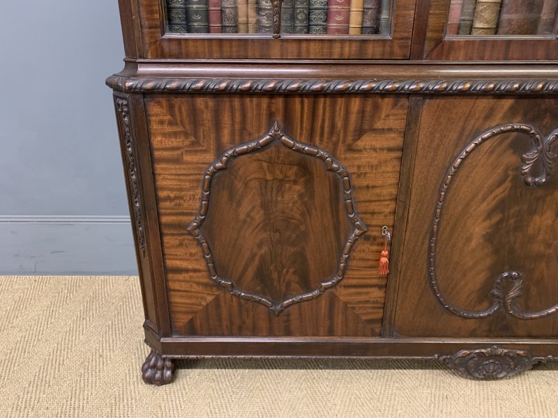 Chippendale Style Mahogany Bookcase by Hille - Image 13