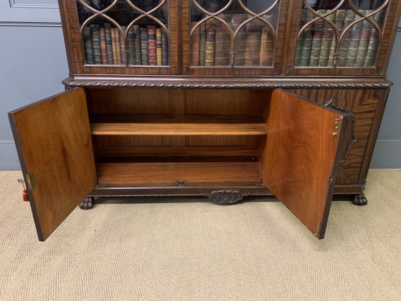 Chippendale Style Mahogany Bookcase by Hille - Image 17