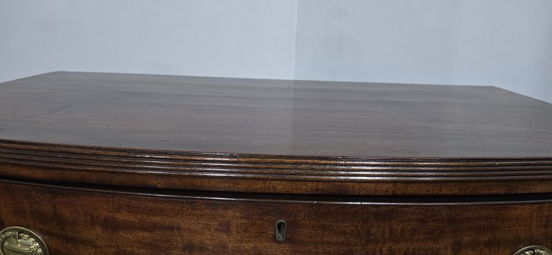 Superior Georgian Bow Front Chest of Drawers - Image 2