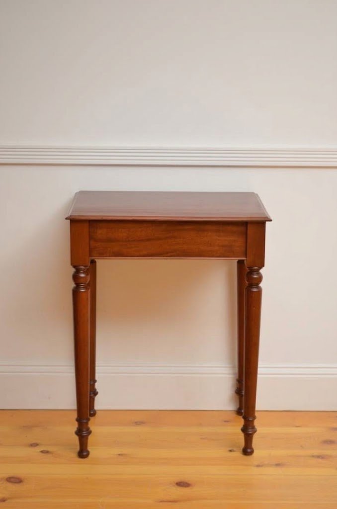 Fine Figured Mahogany Console Table Of Narrow Proportions Druce And Co - Image 2
