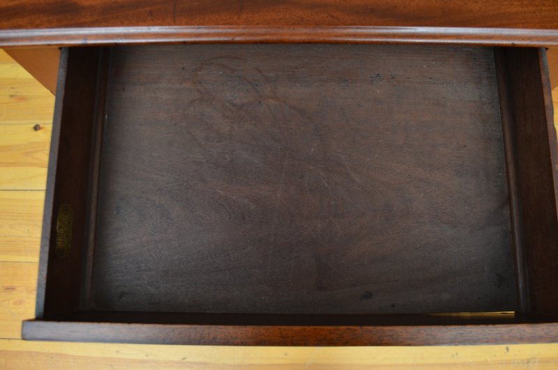 Fine Figured Mahogany Console Table Of Narrow Proportions Druce And Co - Image 9