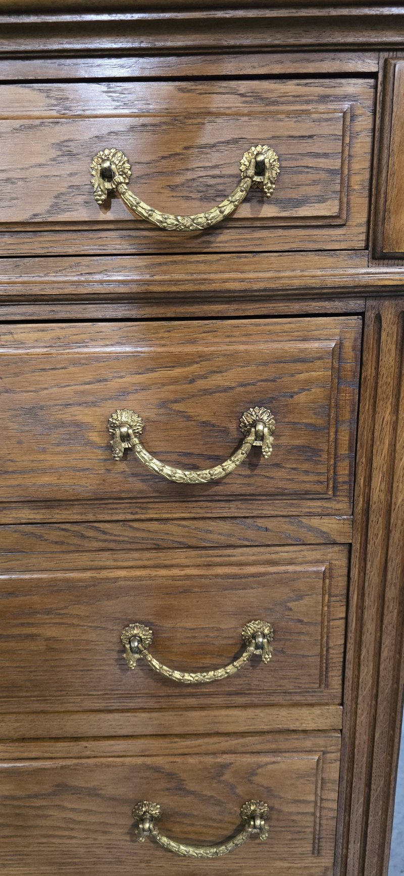 Top Quality  Six Drawer French Oak Chest of Drawer - Image 4