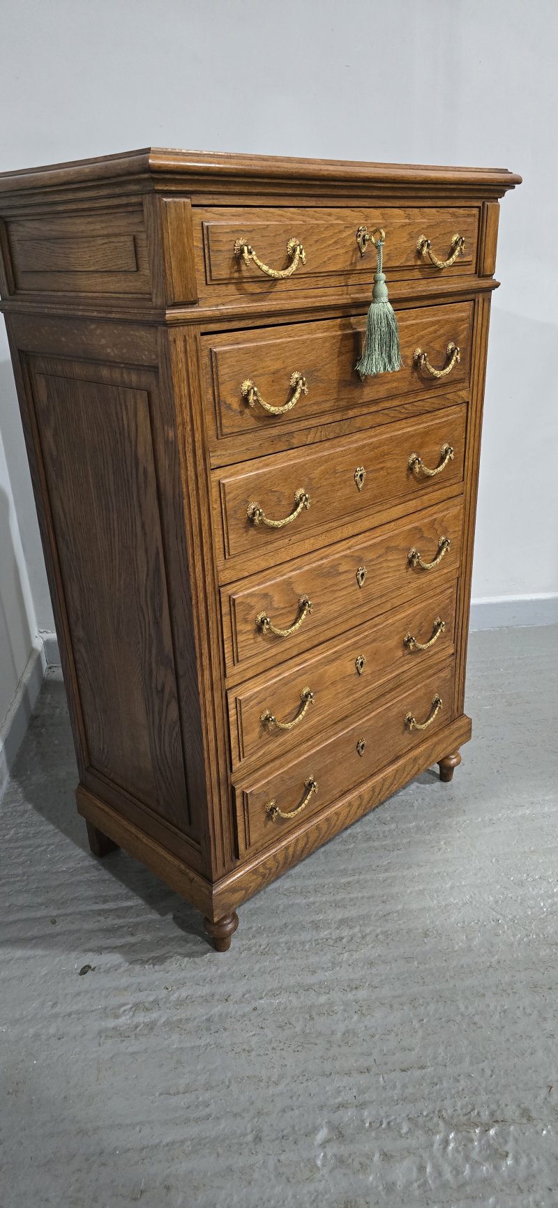 Top Quality  Six Drawer French Oak Chest of Drawer - Image 7
