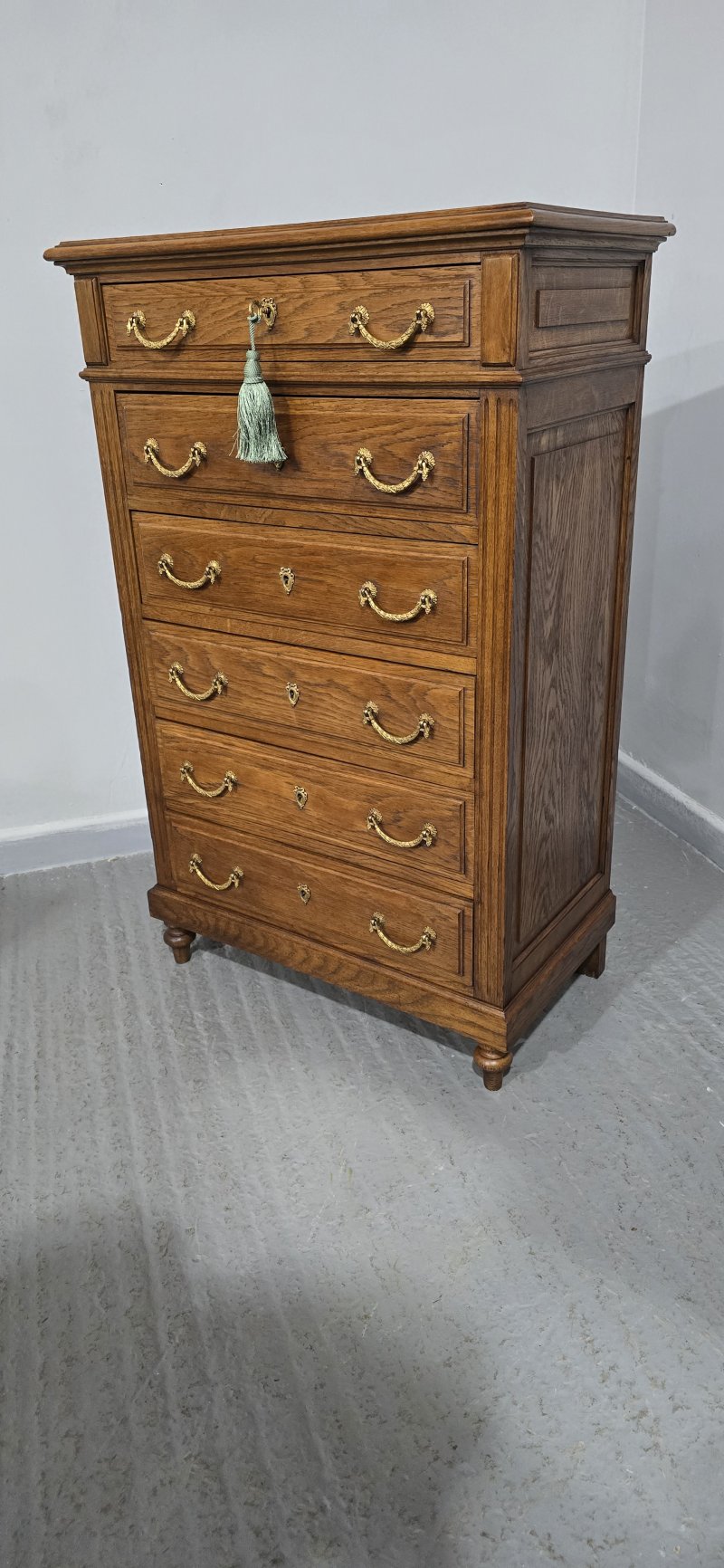 Top Quality  Six Drawer French Oak Chest of Drawer - Image 8