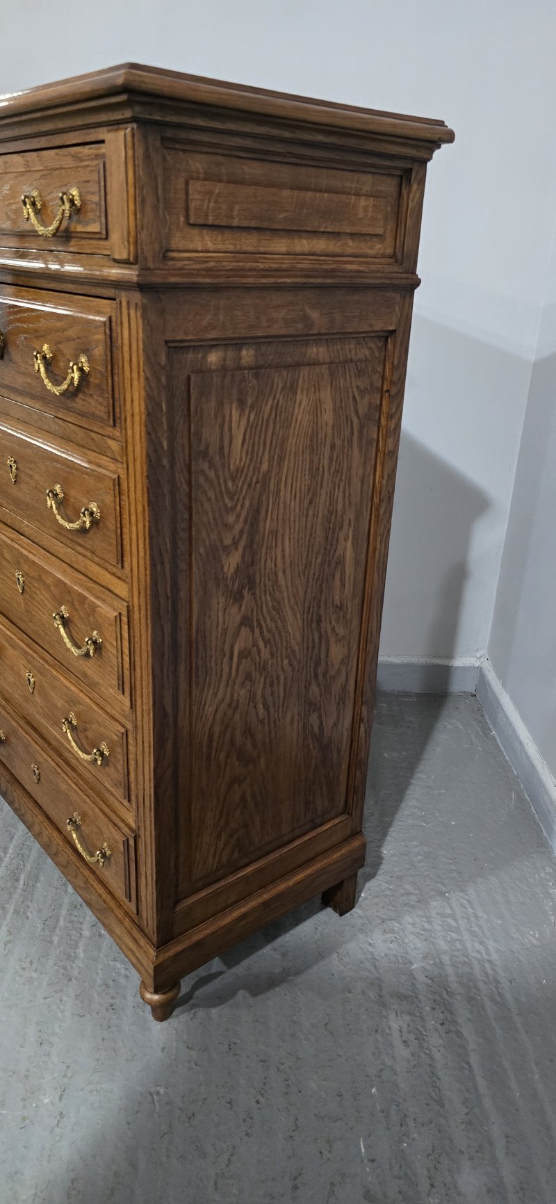 Top Quality  Six Drawer French Oak Chest of Drawer - Image 9