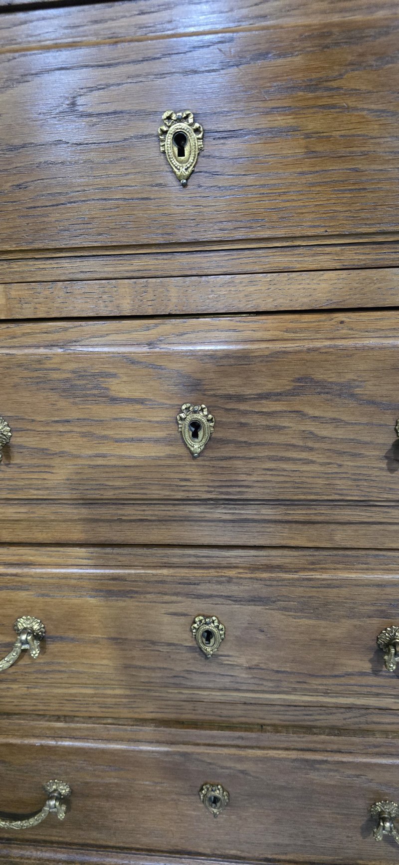 Top Quality  Six Drawer French Oak Chest of Drawer - Image 5